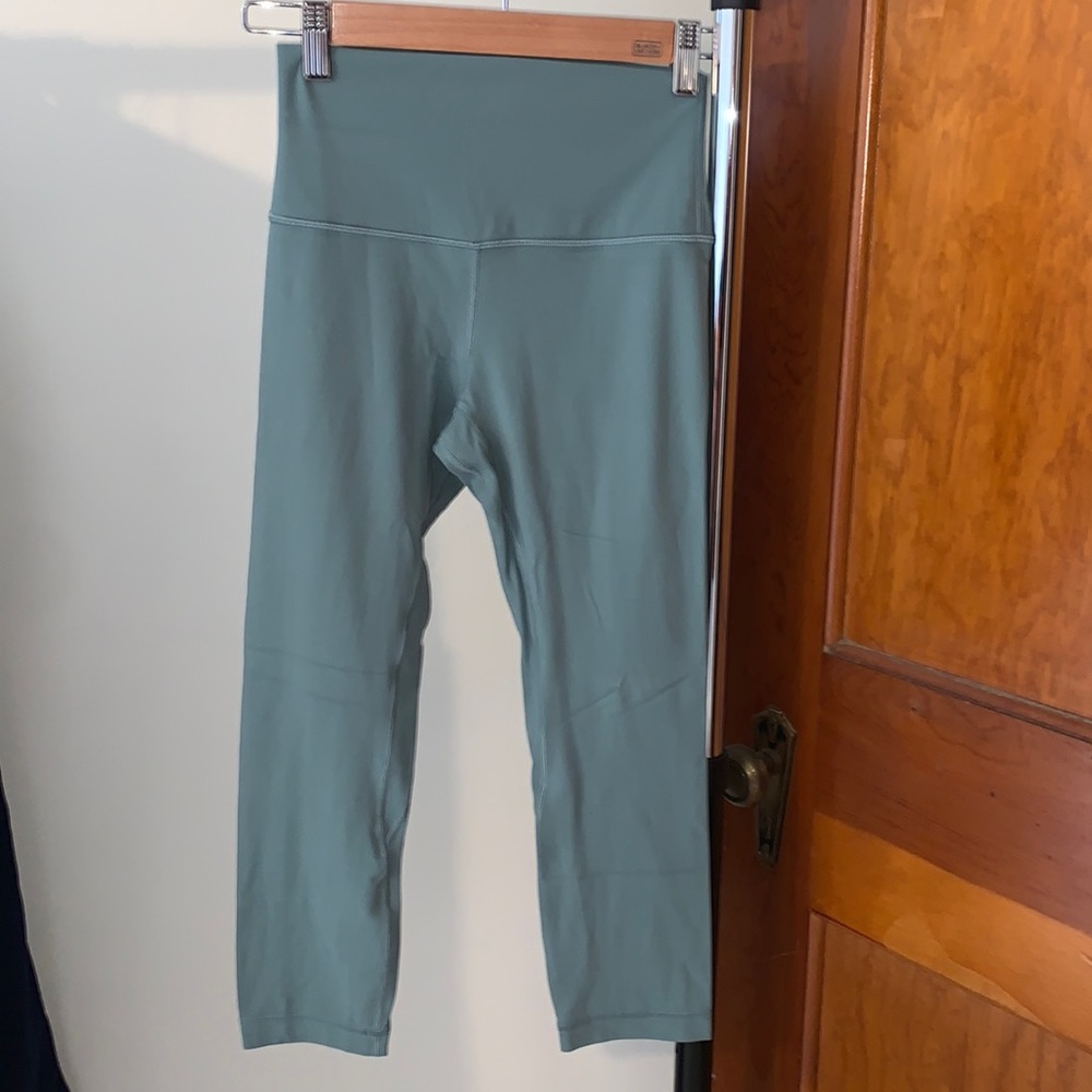 Lululemon cropped 23” legging